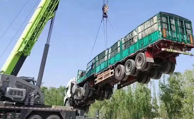 道孚道路脱困救援案例